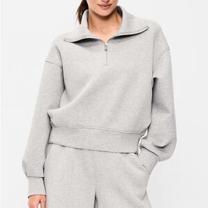 Old Navy Bounce Fleece Half-Zip Pullover Sweatshirt